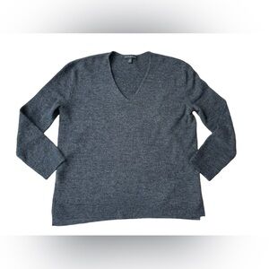 Banana Republic V Neck Sweater Women XS Gray Charcoal Classic Minimalist